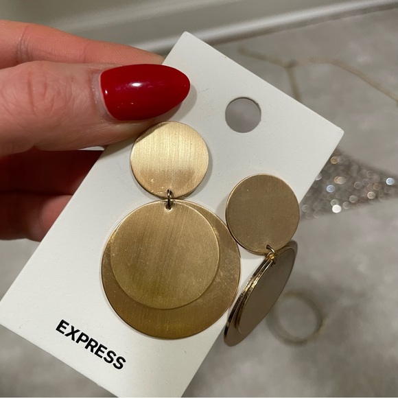 NWT Express gold dangle earrings - Picture 6 of 7